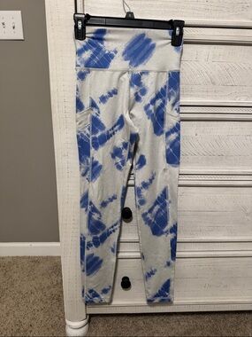 Women’s Tie-Dye Blue Leggings with Side Pockets